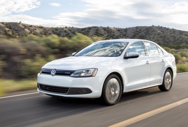 Volkswagen 2014 Jetta Hybrid (5).jpg